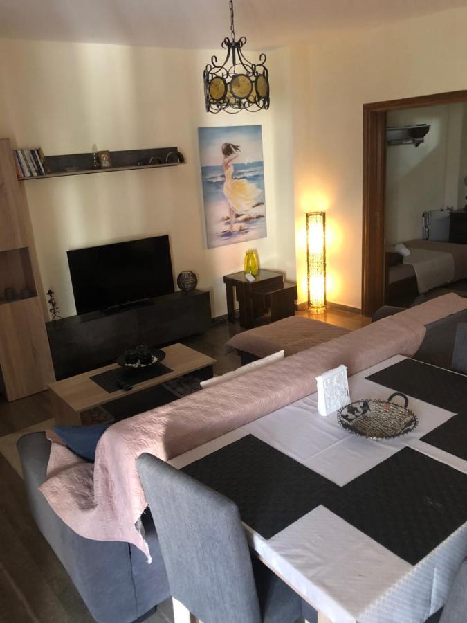 Joannas 2Brooms Sea Apartment Peraía Екстериор снимка